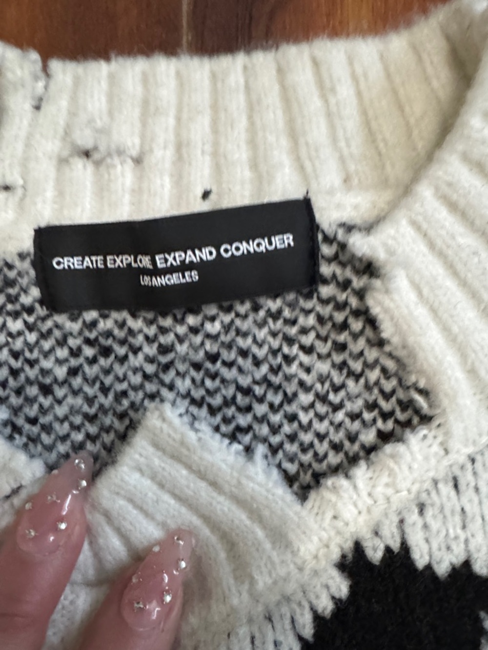 Men'/women Black and Cream Distressed Crewneck Sweater - Picture 4 of 6